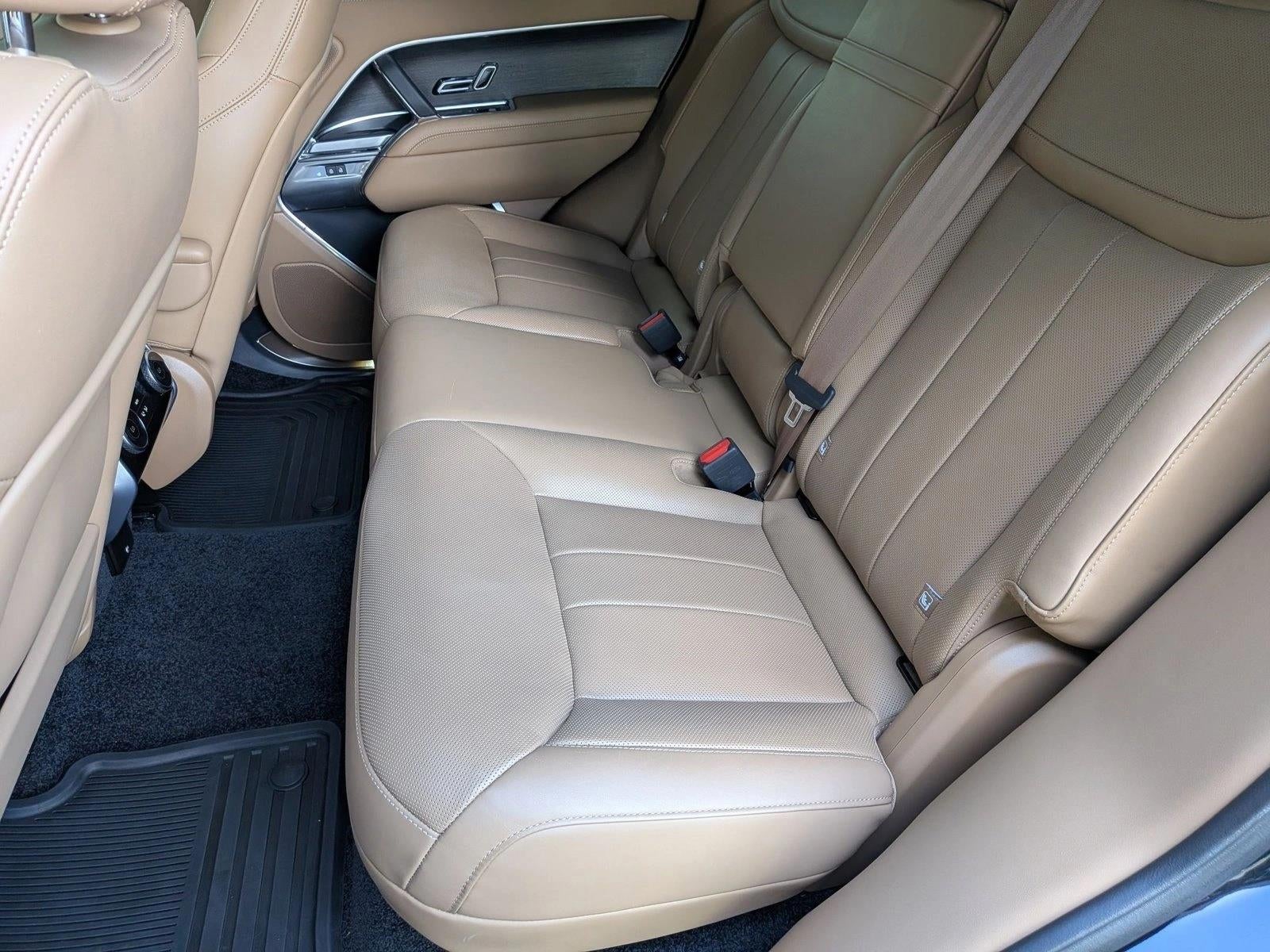2025 Land Rover Range Rover P530 SE SWB