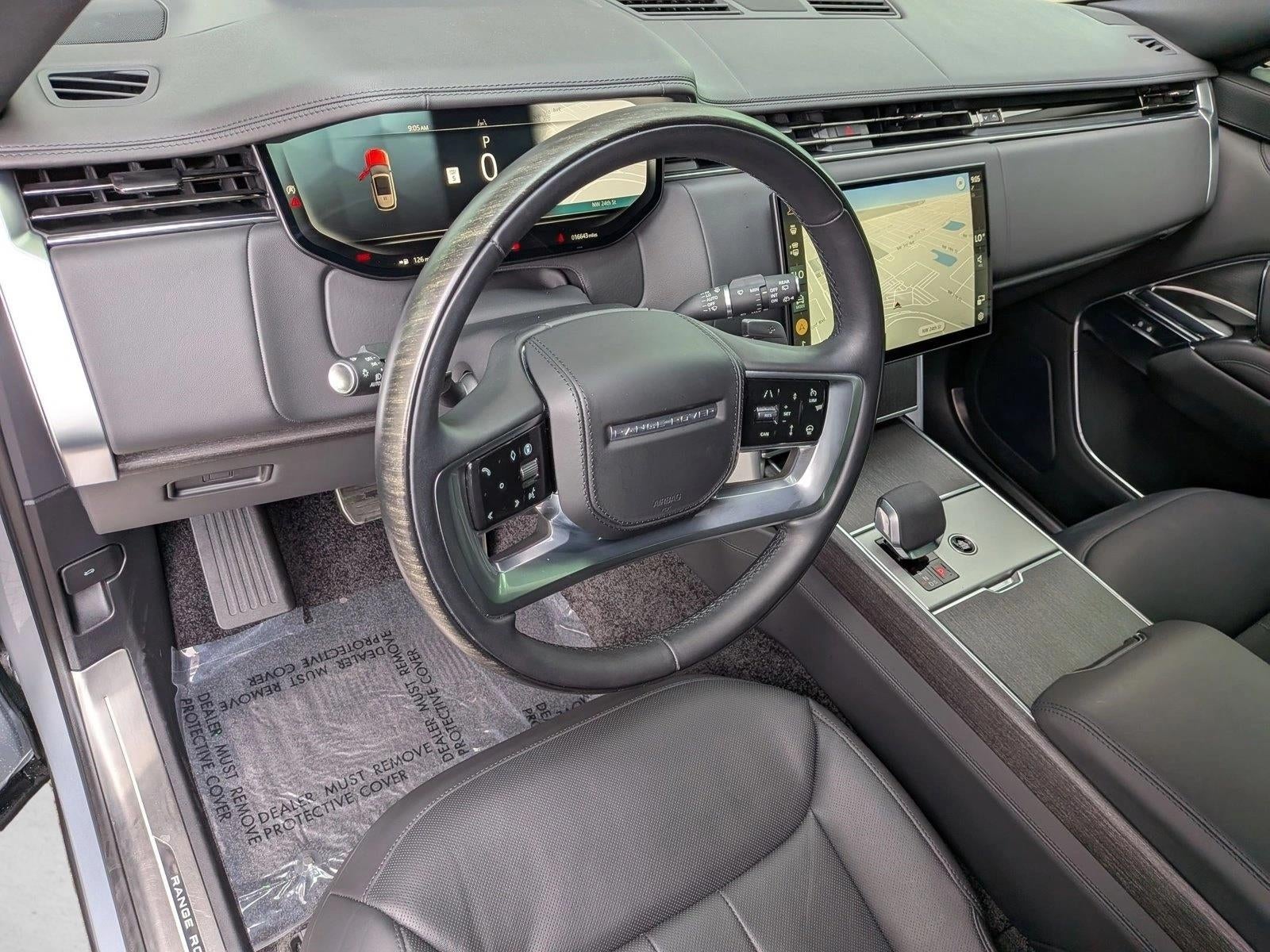 2025 Land Rover Range Rover P530 SE SWB