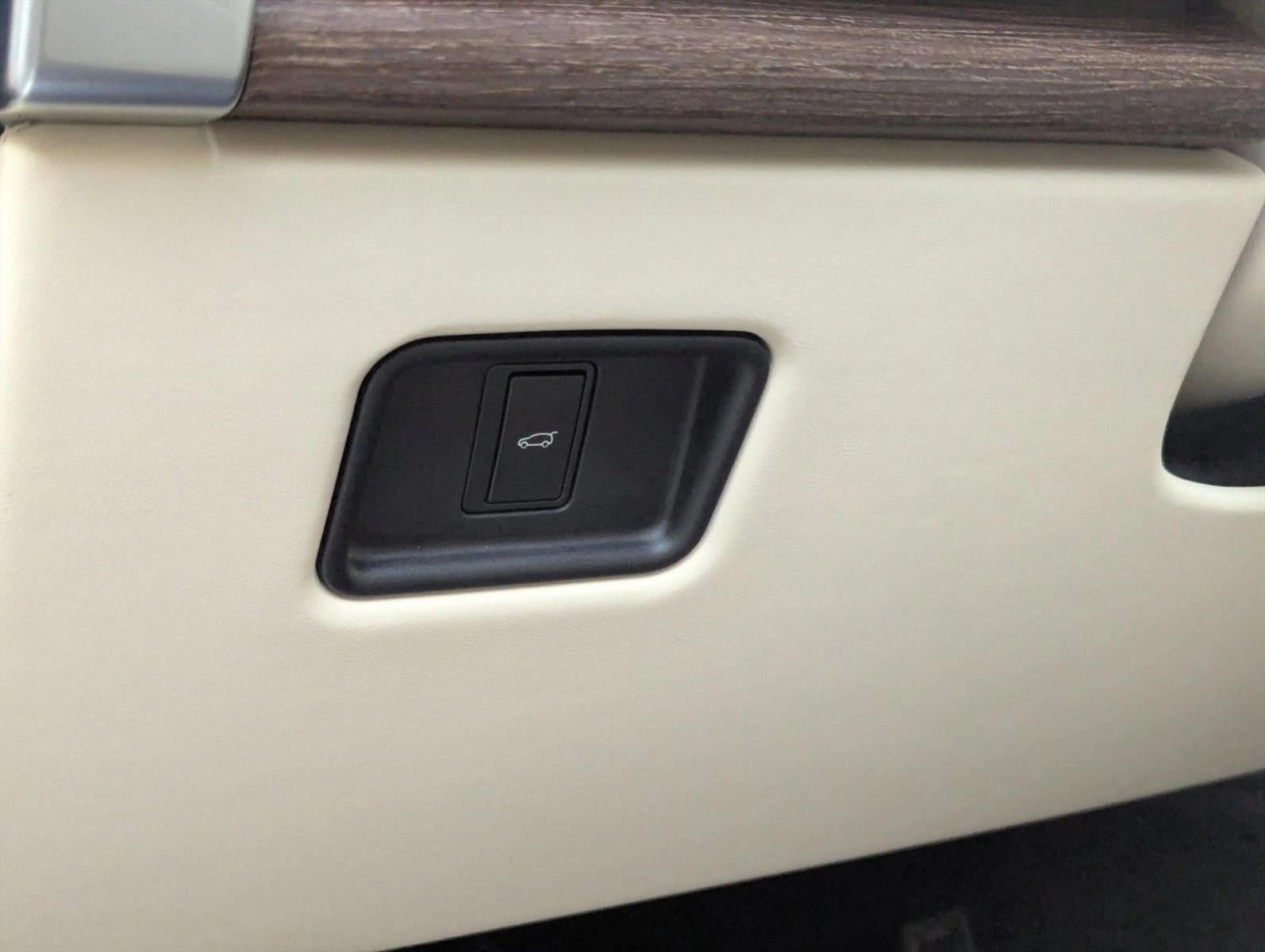 2024 Land Rover Range Rover P530 SE SWB