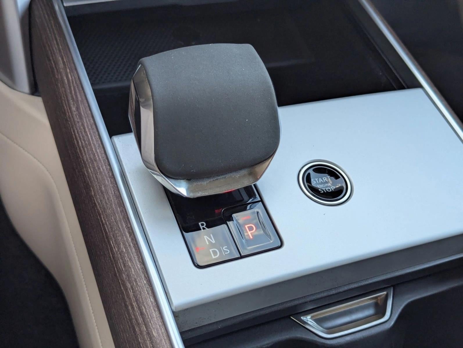 2024 Land Rover Range Rover P530 SE SWB