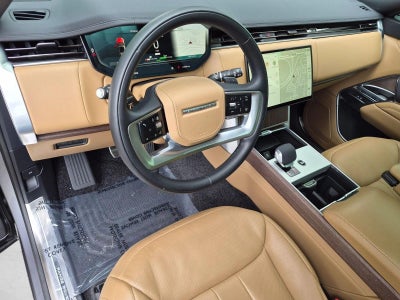 2025 Land Rover Range Rover P550e SE SWB