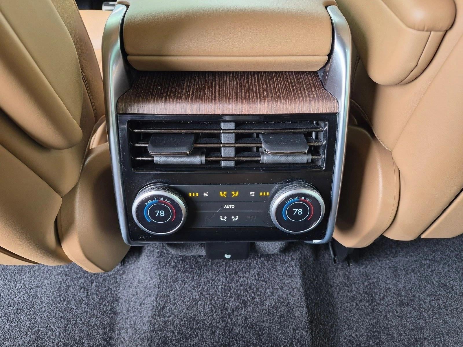 2025 Land Rover Range Rover P550e SE SWB