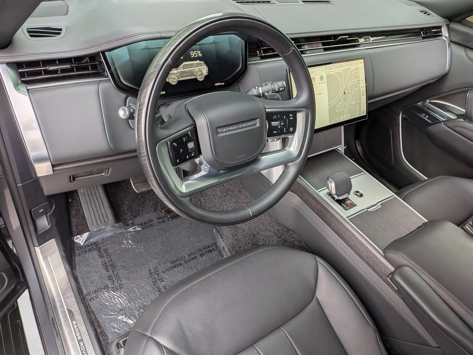 2025 Land Rover Range Rover P550e SE SWB