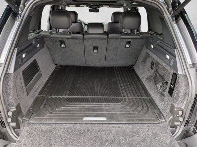2025 Land Rover Range Rover P550e SE SWB