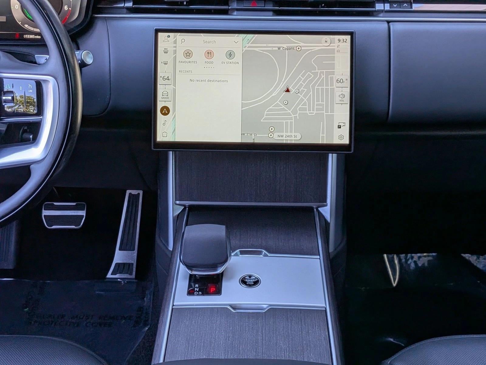 2025 Land Rover Range Rover P550e SE SWB