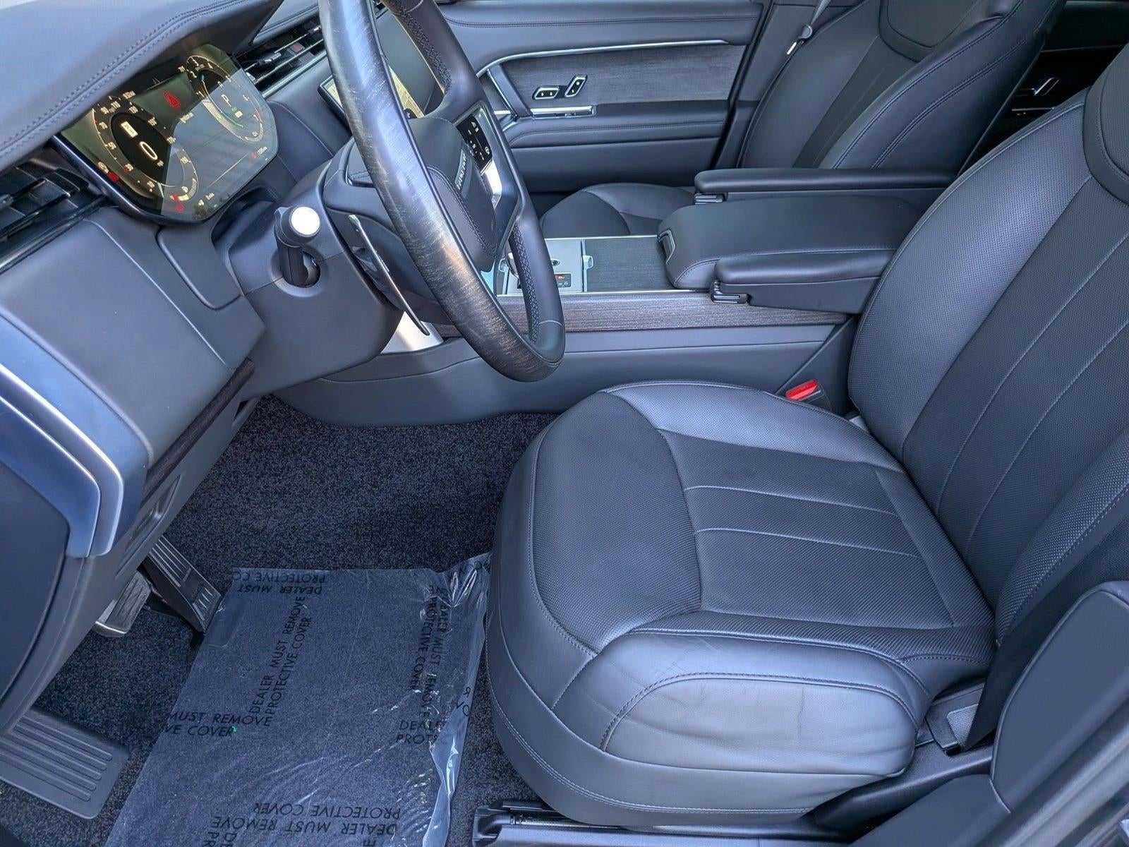 2025 Land Rover Range Rover P550e SE SWB