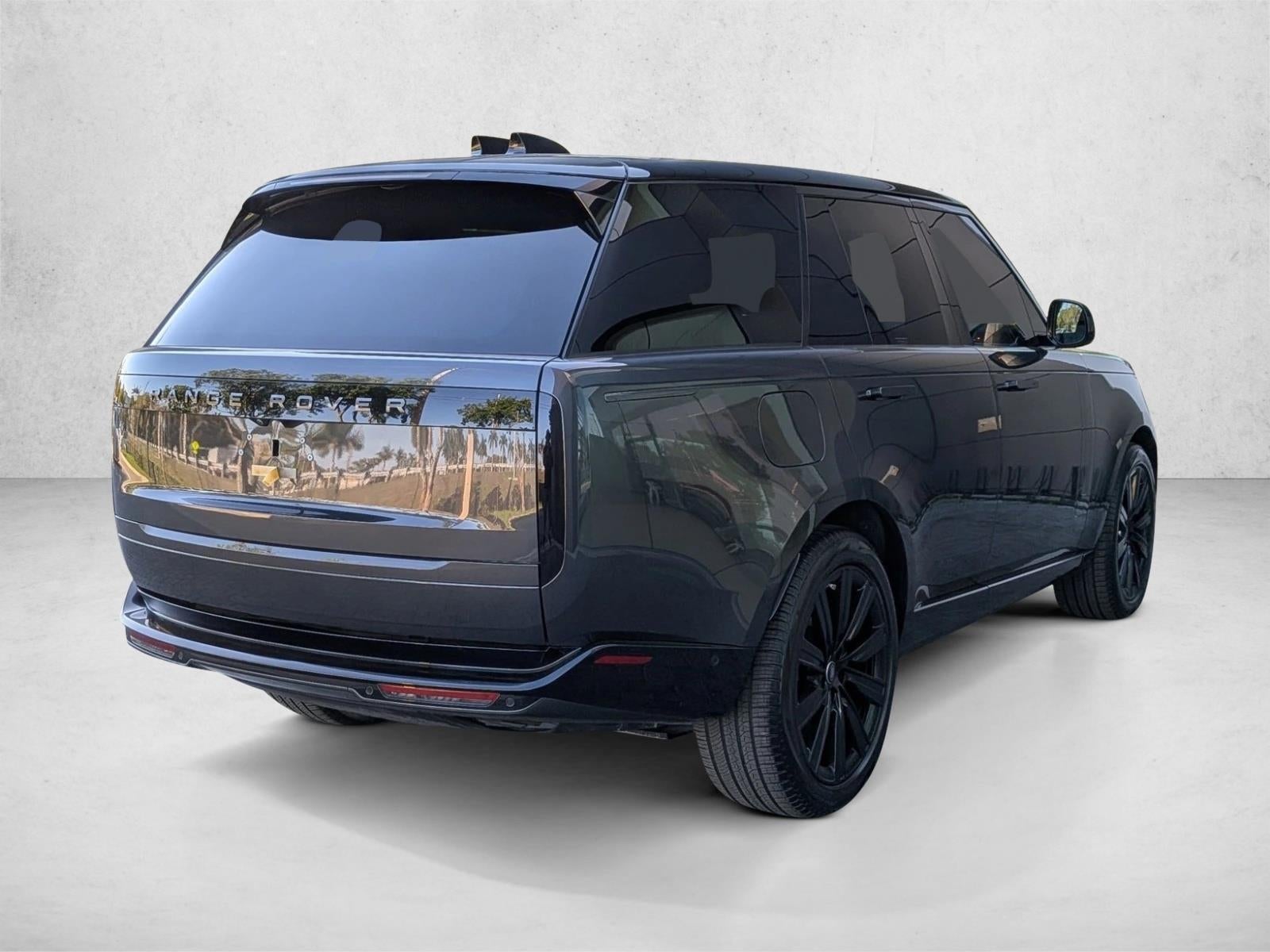 2025 Land Rover Range Rover P550e SE SWB