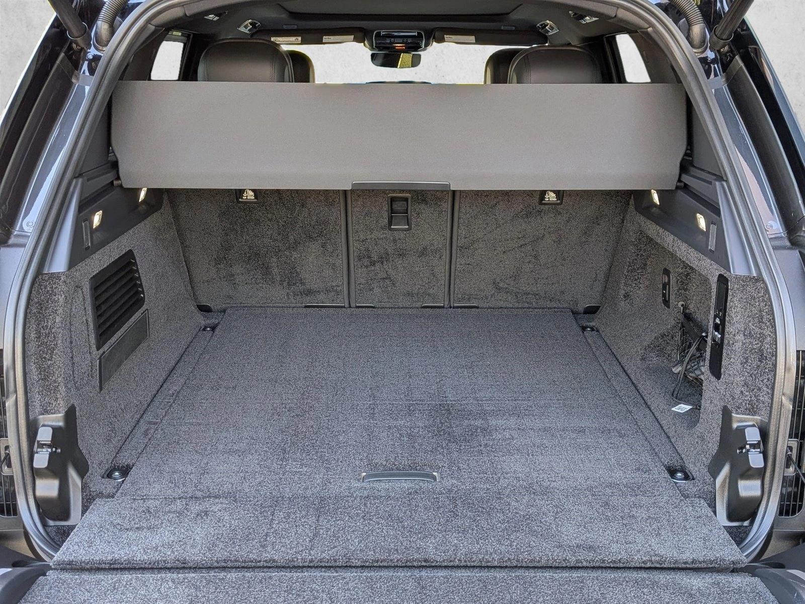 2025 Land Rover Range Rover P550e SE SWB