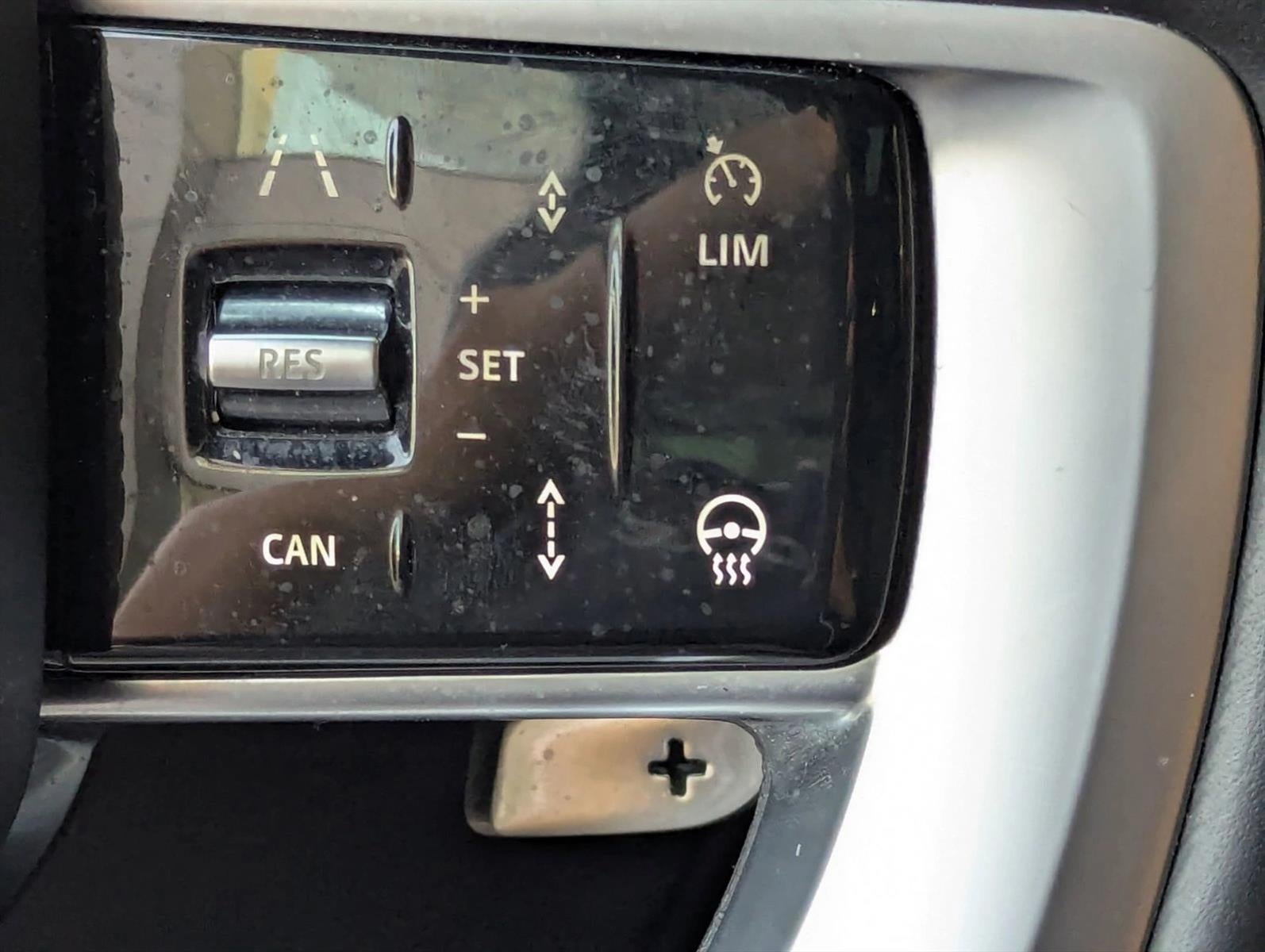 2025 Land Rover Range Rover P550e SE SWB