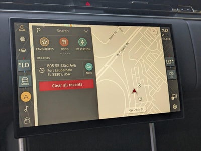 2025 Land Rover Range Rover P550e SE SWB