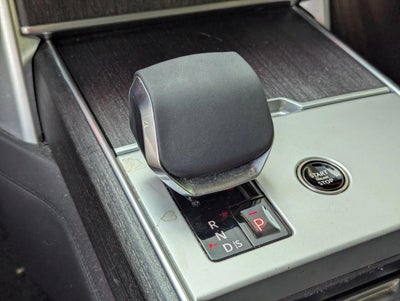 2025 Land Rover Range Rover P550e SE SWB