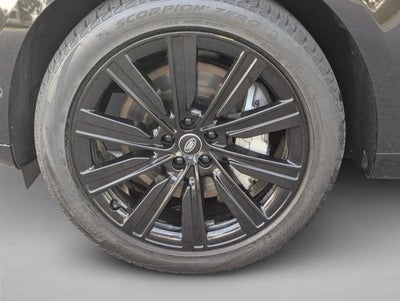 2025 Land Rover Range Rover P550e SE SWB