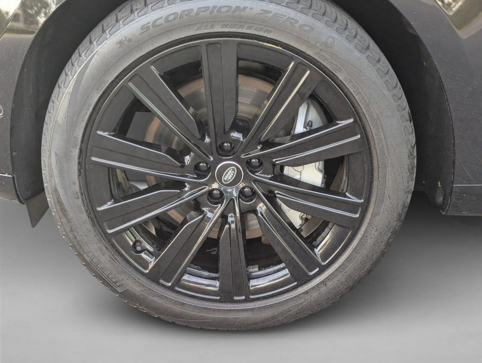 2025 Land Rover Range Rover P550e SE SWB