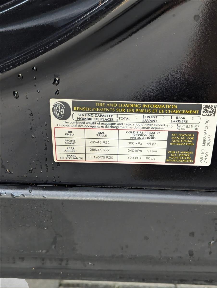 2025 Land Rover Range Rover P550e SE SWB