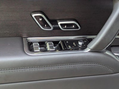 2025 Land Rover Range Rover P550e SE SWB