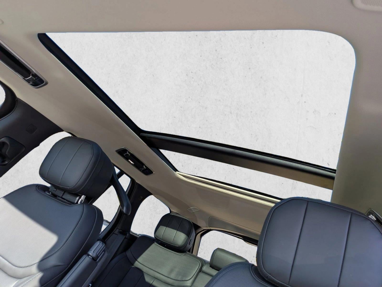 2025 Land Rover Range Rover P400 SE SWB