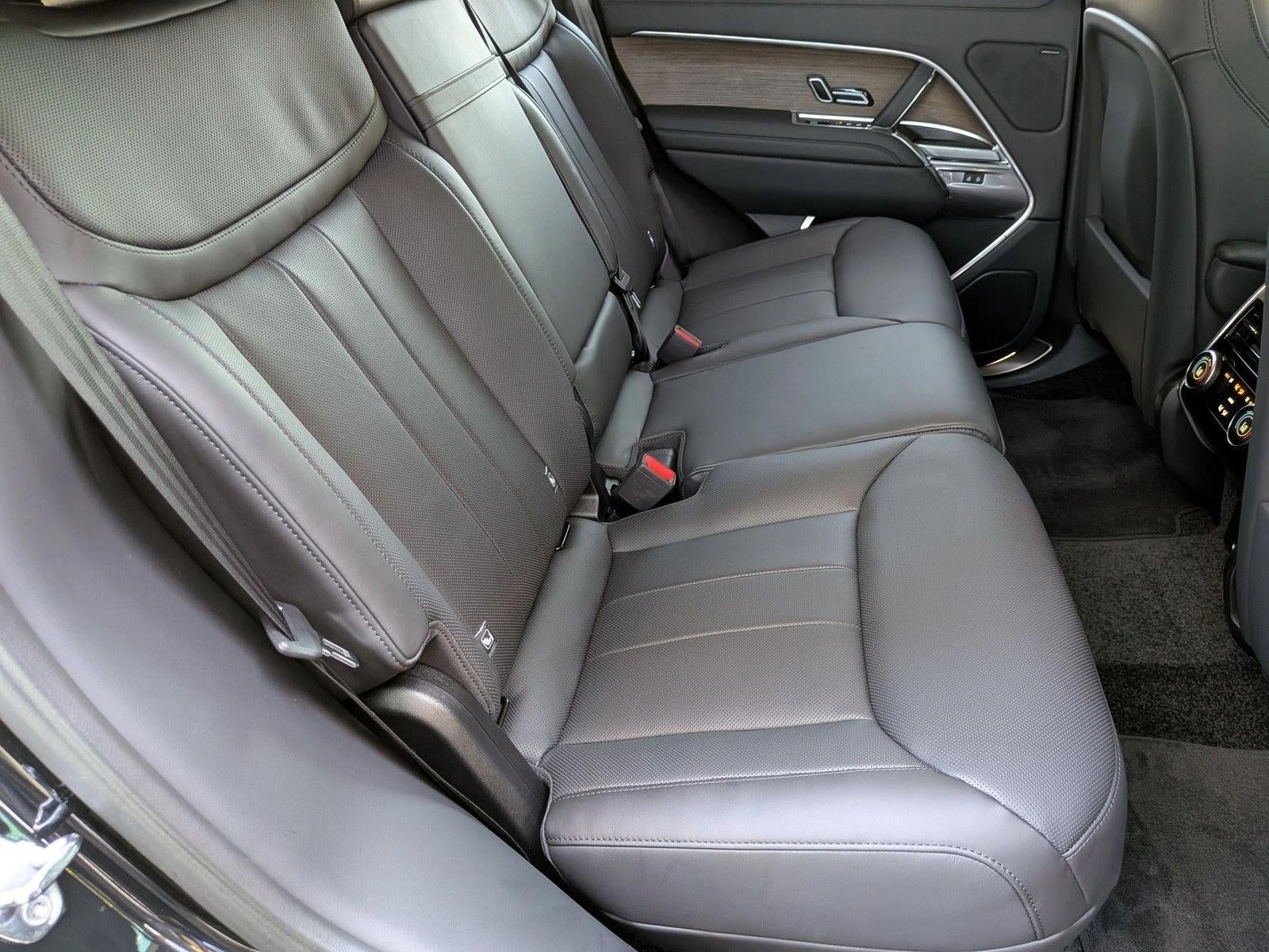 2025 Land Rover Range Rover P400 SE SWB