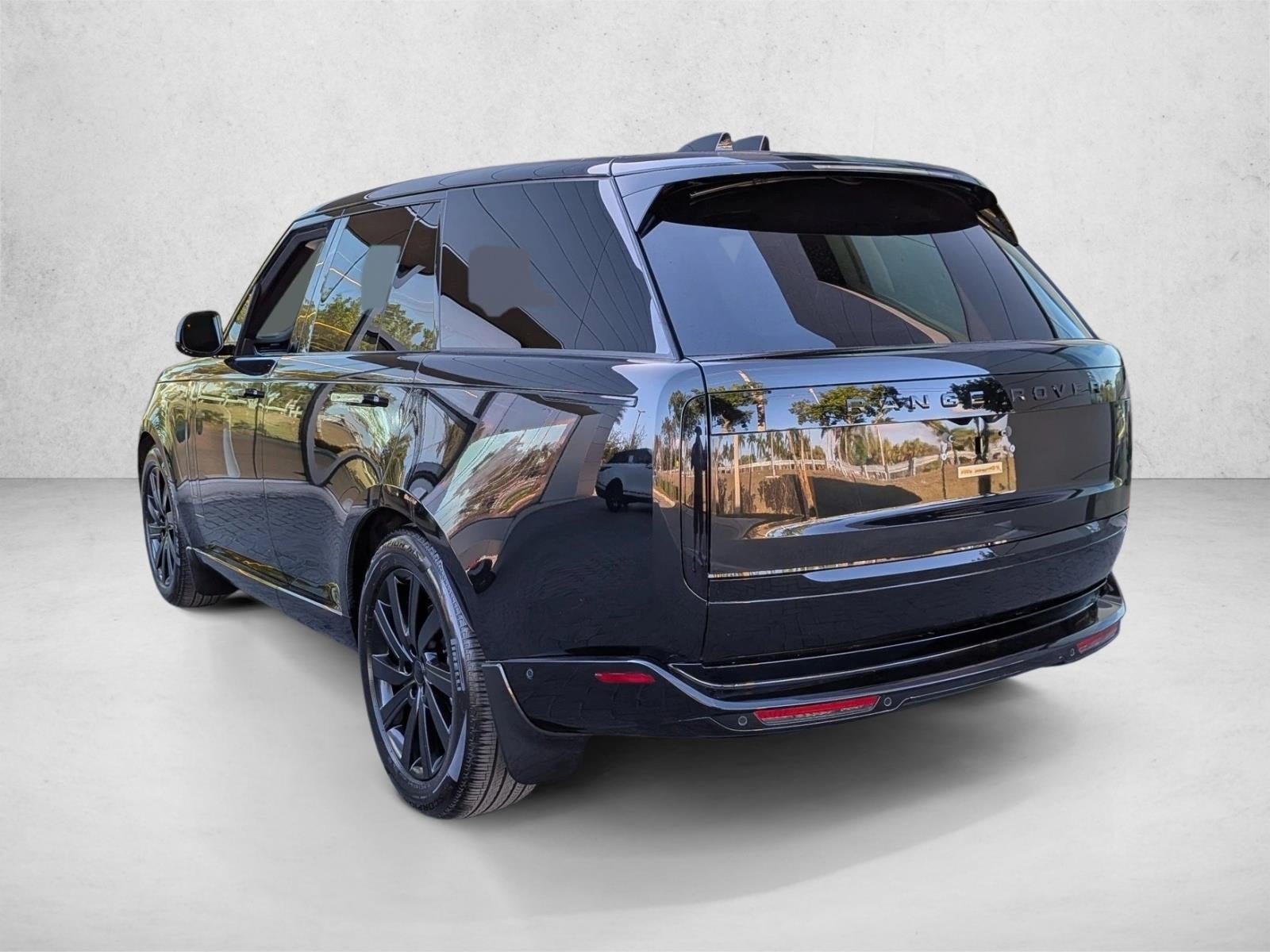 2025 Land Rover Range Rover P400 SE SWB