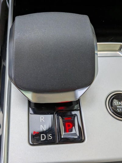 2025 Land Rover Range Rover P400 SE SWB