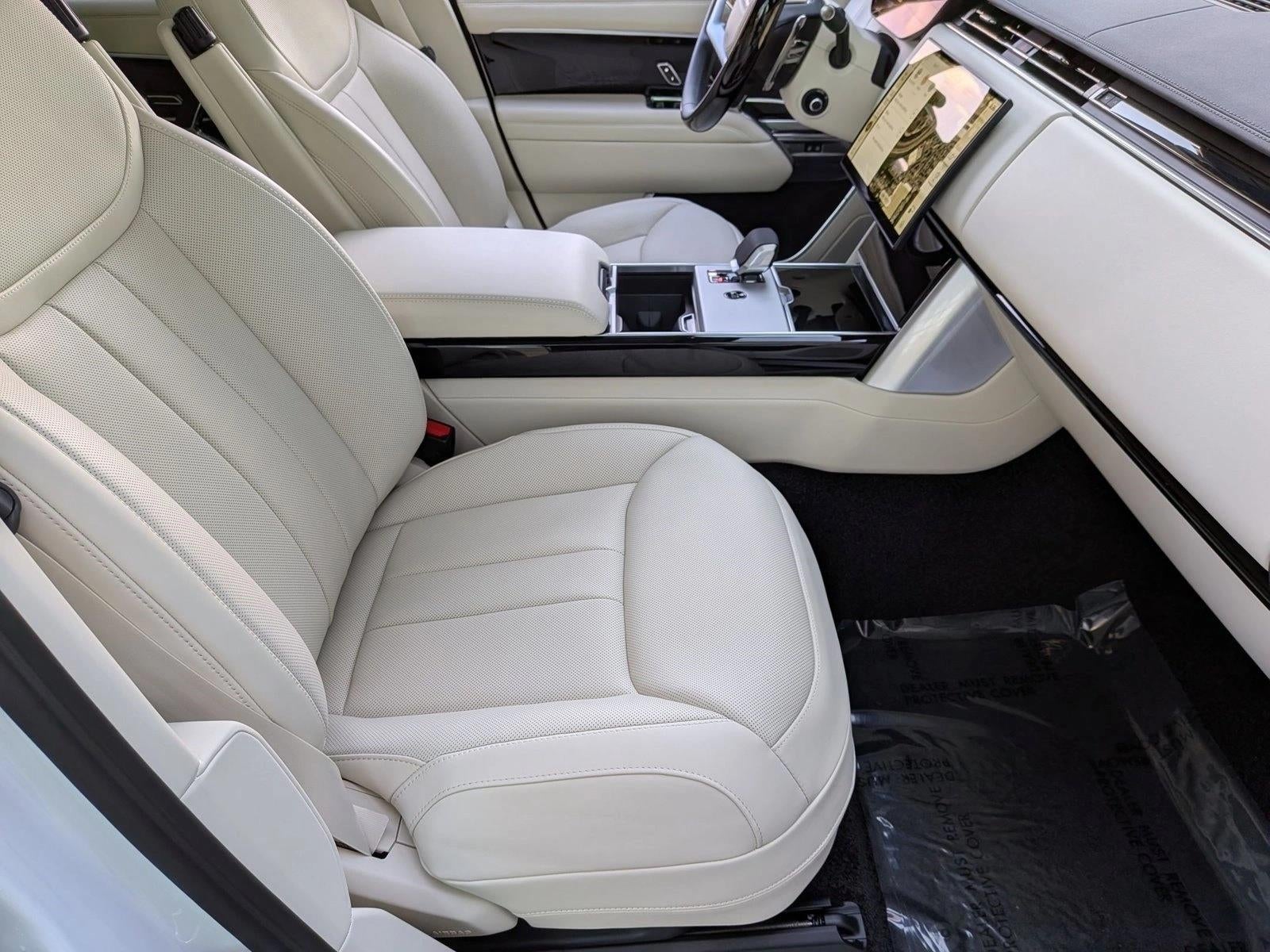 2025 Land Rover Range Rover P400 SE SWB