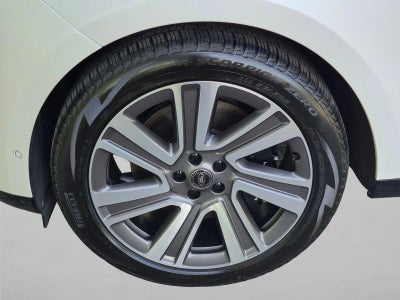 2025 Land Rover Range Rover P615 SV SWB
