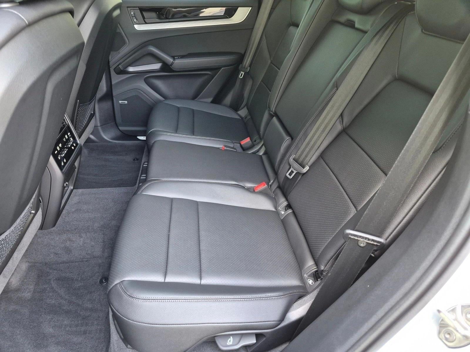 2026 Porsche Cayenne AWD