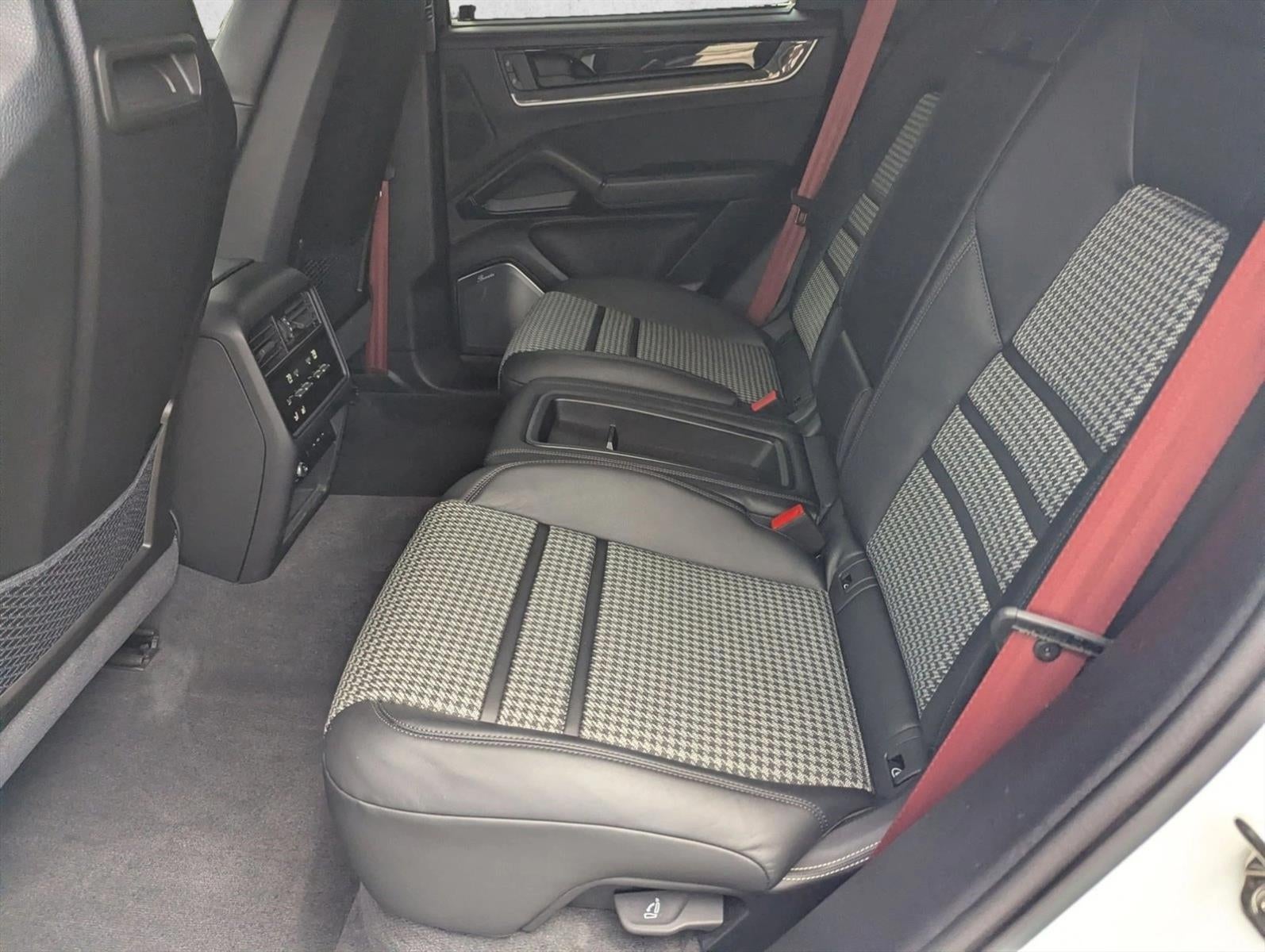 2024 Porsche Cayenne Turbo E-Hybrid Coupe AWD