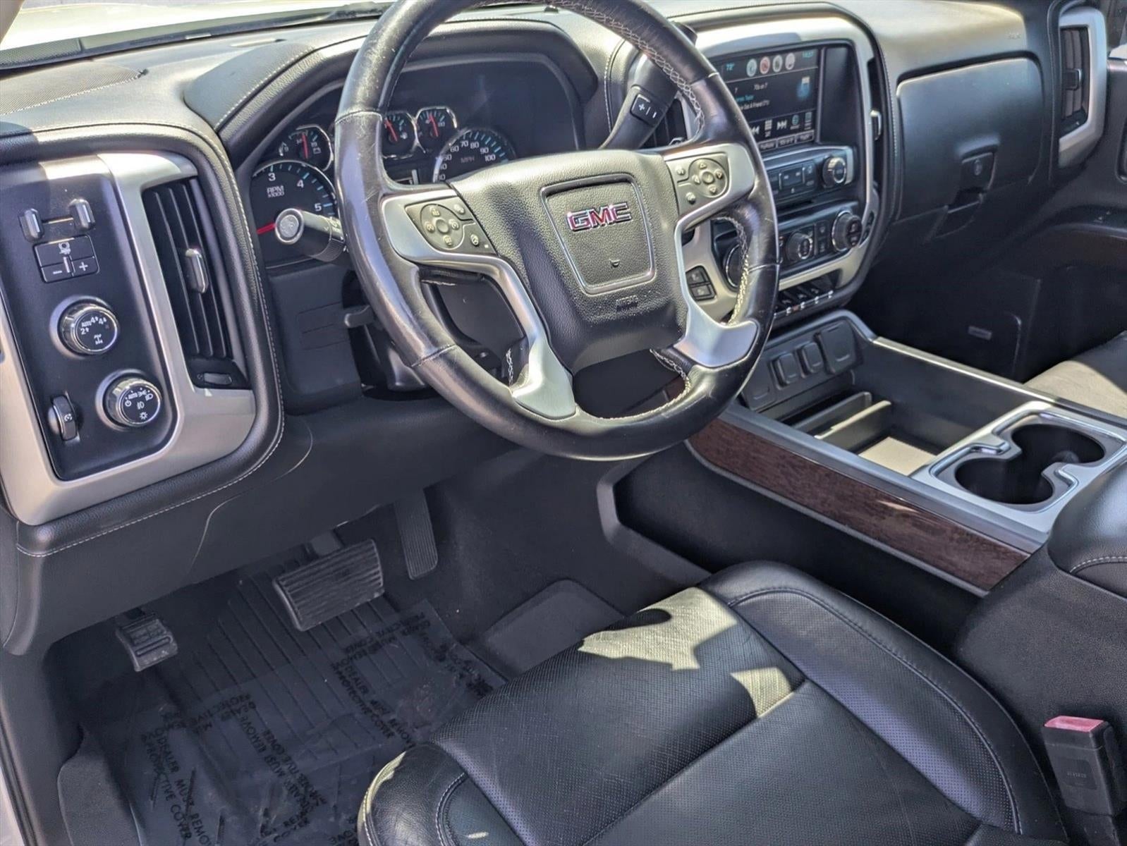 2017 GMC Sierra 1500 Crew Cab Short Box 4-Wheel Drive SLT