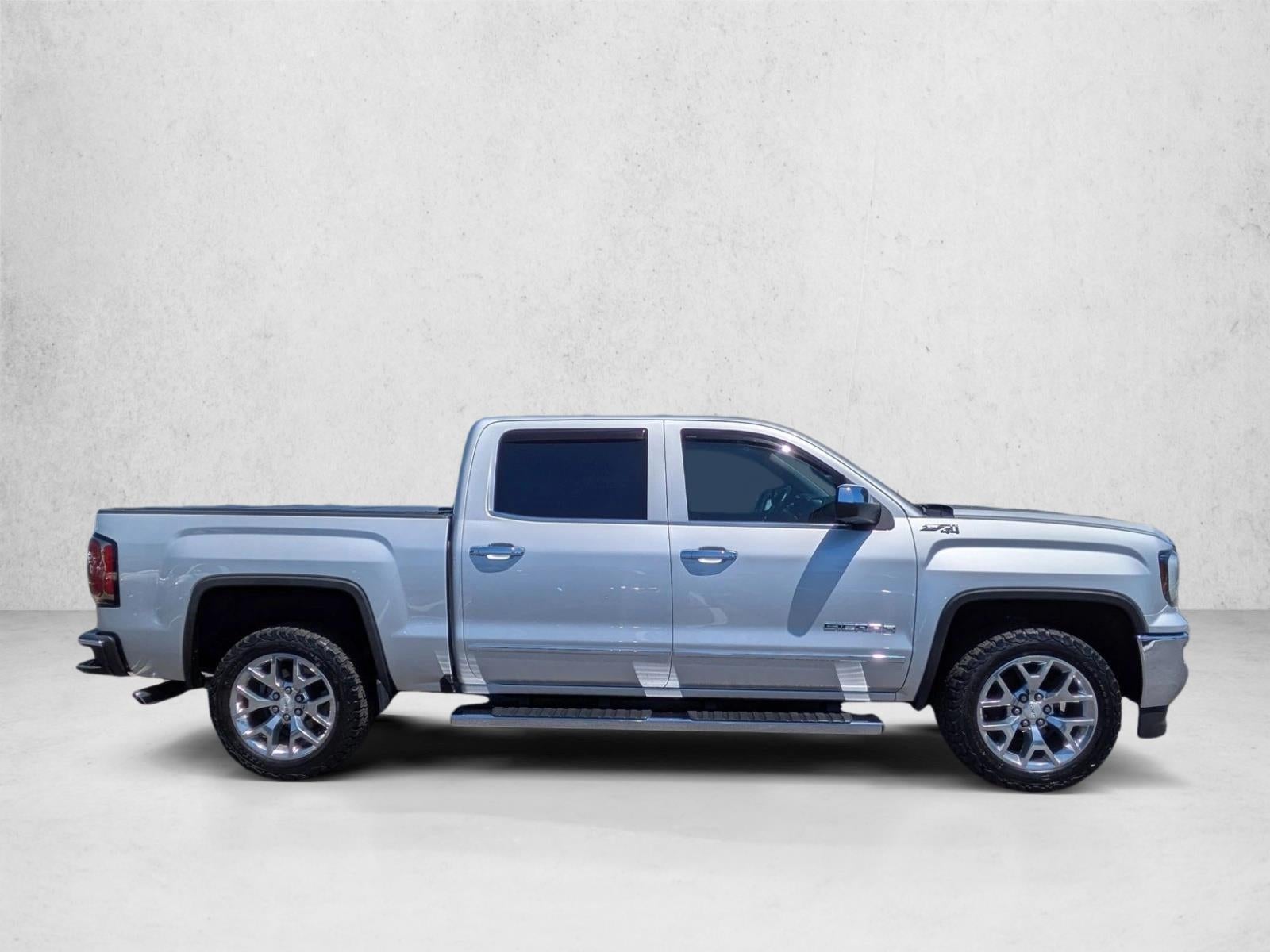 2017 GMC Sierra 1500 Crew Cab Short Box 4-Wheel Drive SLT