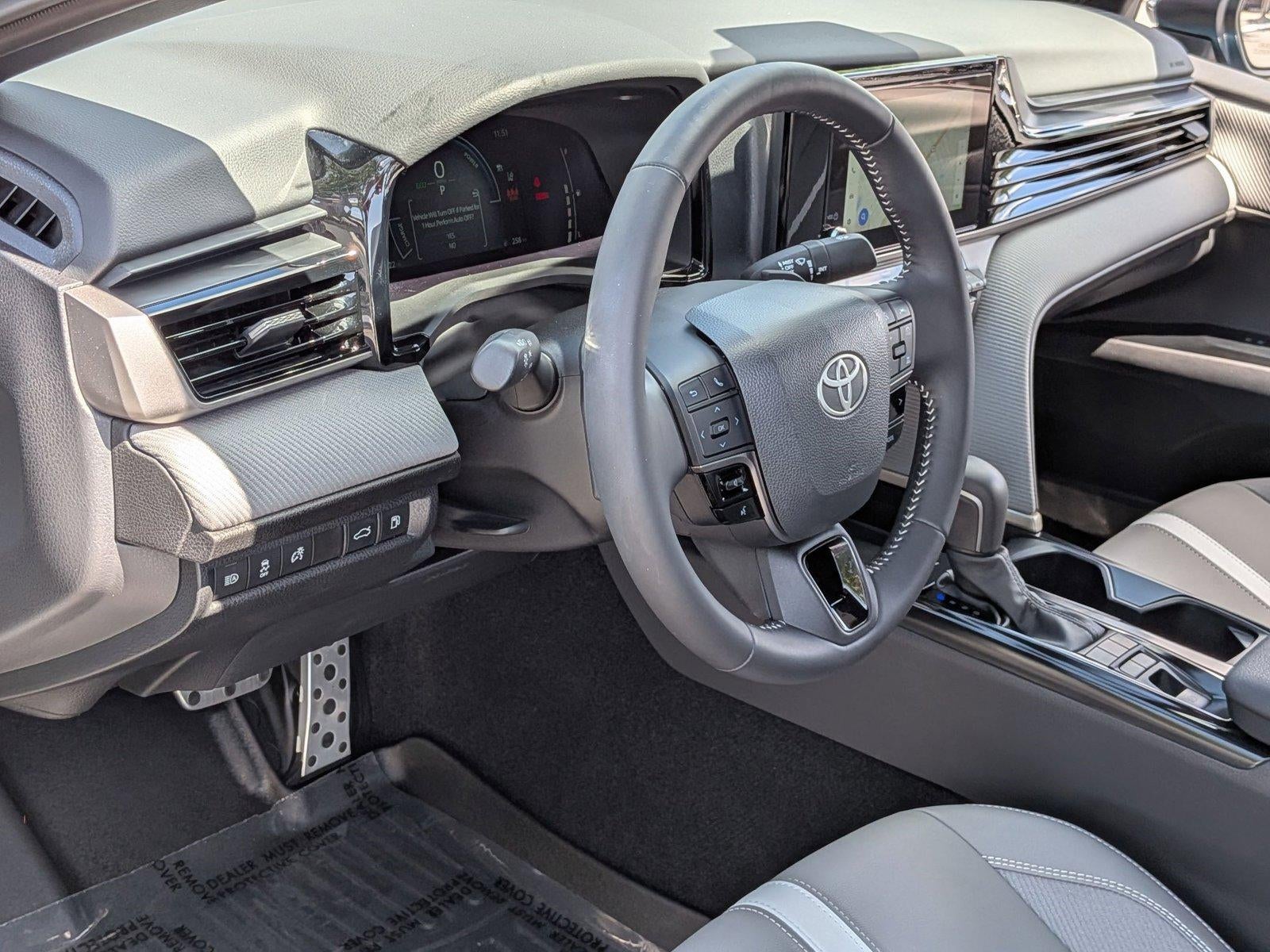 2025 Toyota Camry SE (SE)