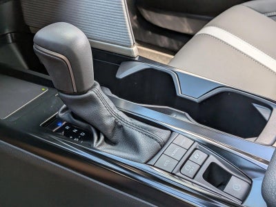 2025 Toyota Camry SE (SE)