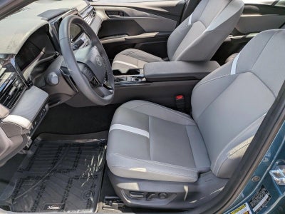 2025 Toyota Camry SE (SE)