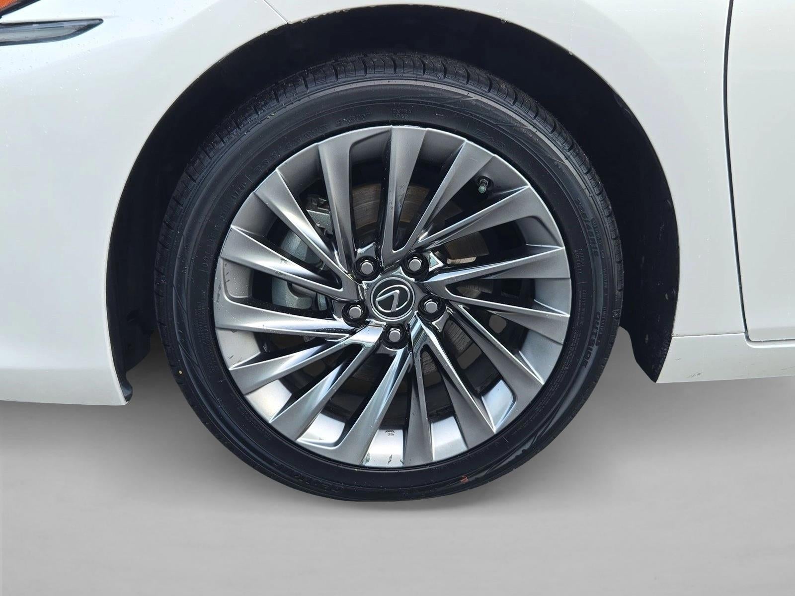 2024 Lexus ES 300h Ultra Luxury FWD