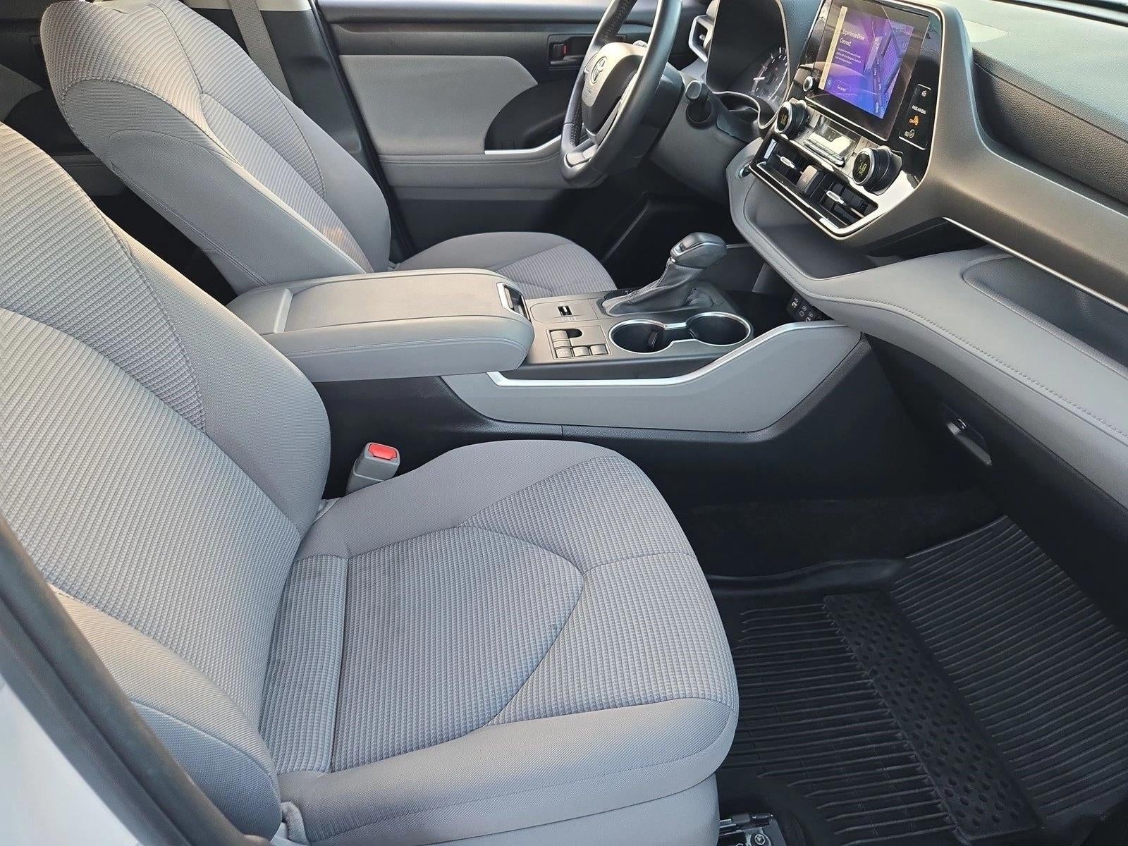 2024 Toyota Highlander LE FWD (GS)
