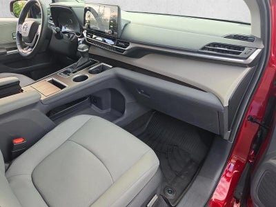 2024 Toyota Sienna XLE FWD 8-Passenger (Natl)