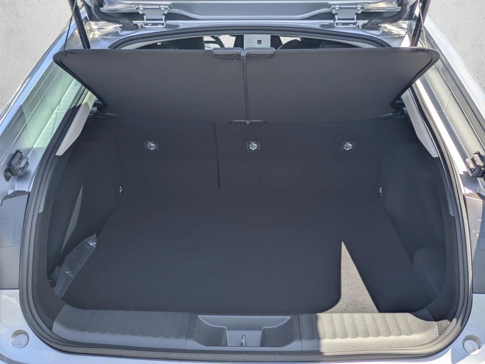 2026 Toyota Prius XLE (Natl)