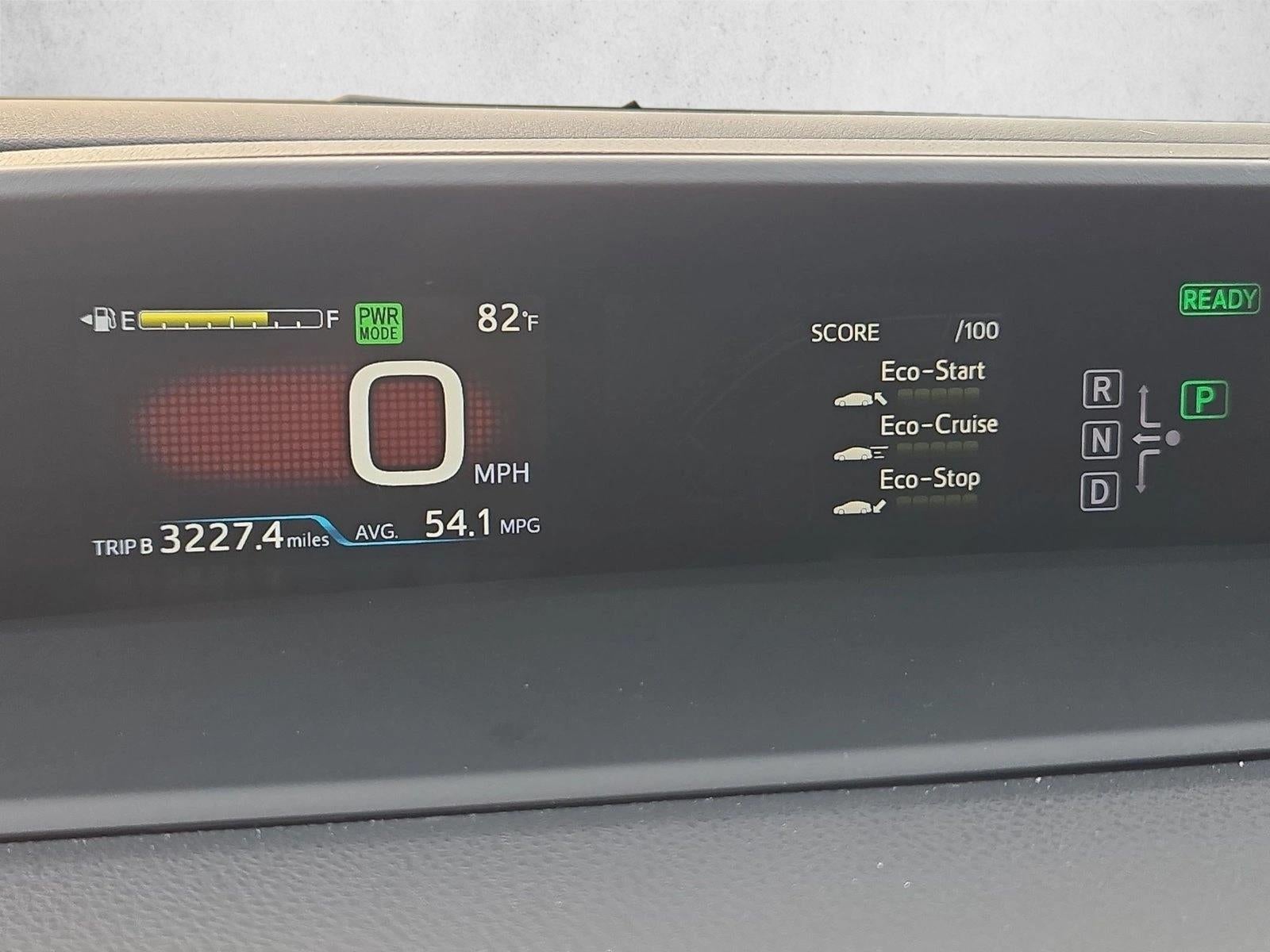 2017 Toyota Prius Three (Natl)