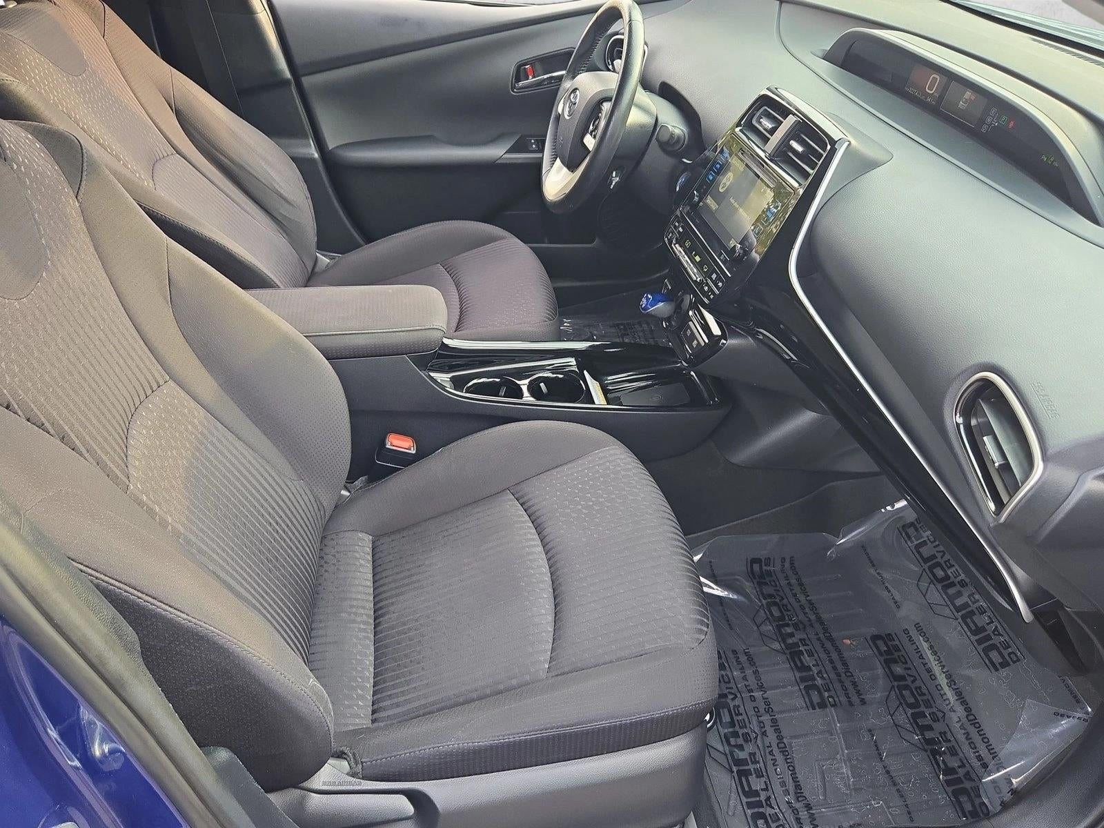 2017 Toyota Prius Three (Natl)