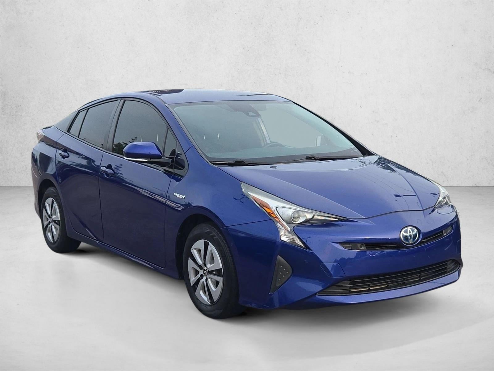 2017 Toyota Prius Three (Natl)