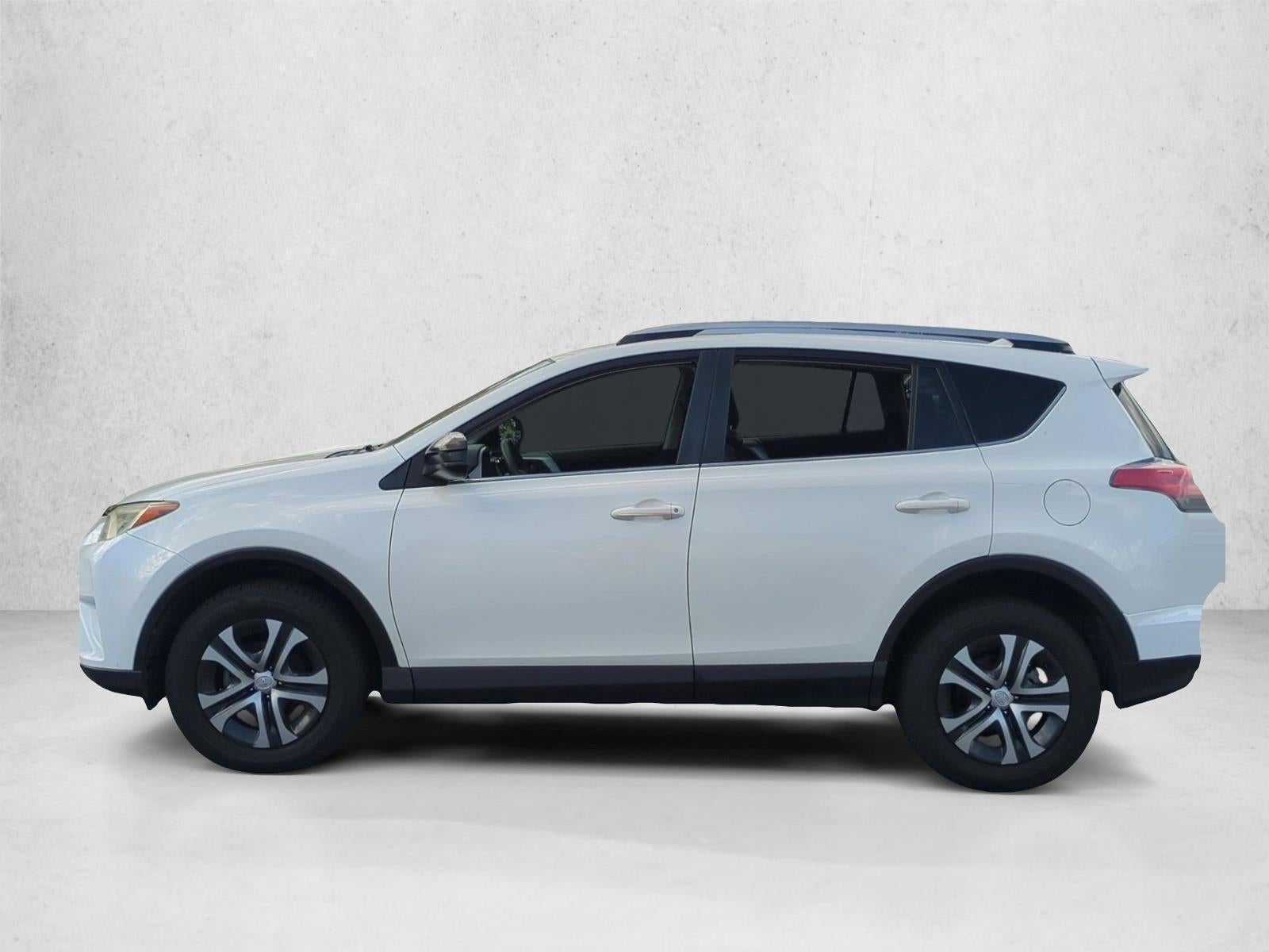 2017 Toyota RAV4 LE FWD (GS)