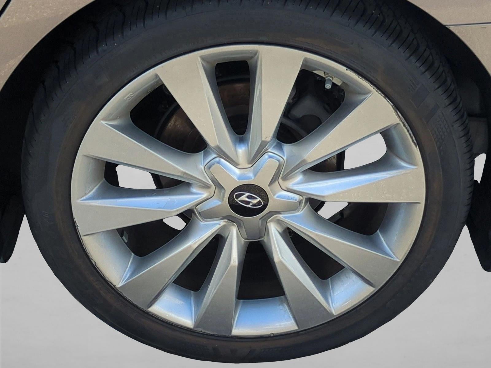 2013 Hyundai AZERA 4dr Sdn