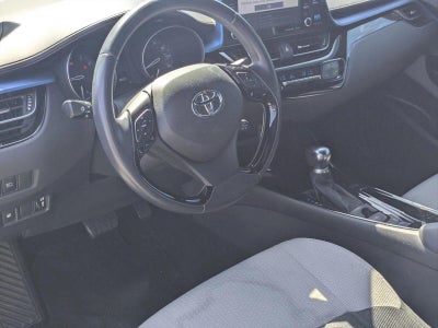 2019 Toyota C-HR XLE FWD (Natl)