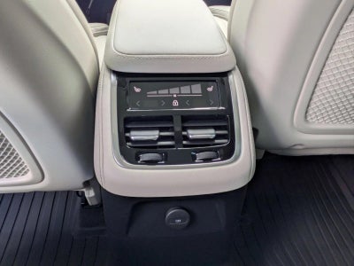 2025 Volvo XC90 Plug-In Hybrid 2025.5 T8 AWD Ultra 7-Seater