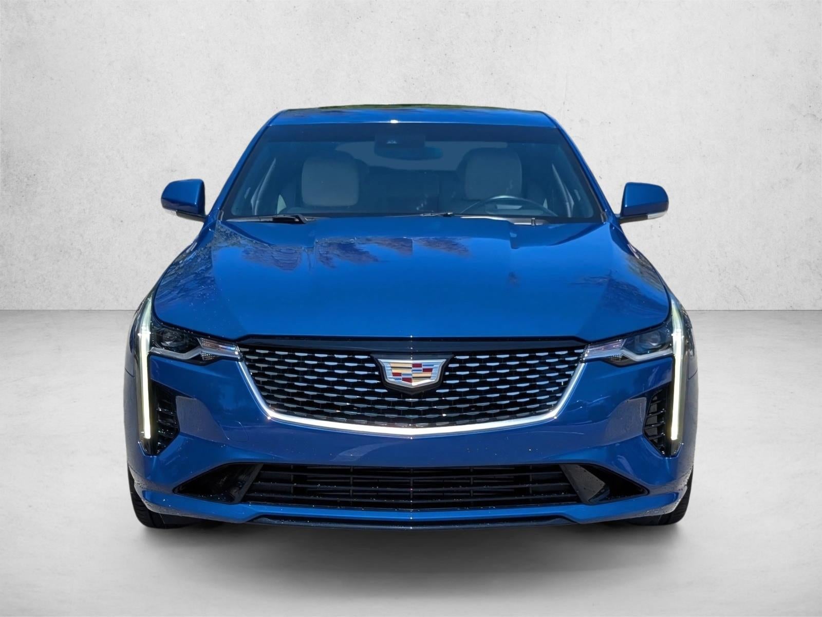 2022 Cadillac CT4 4dr Sdn Luxury