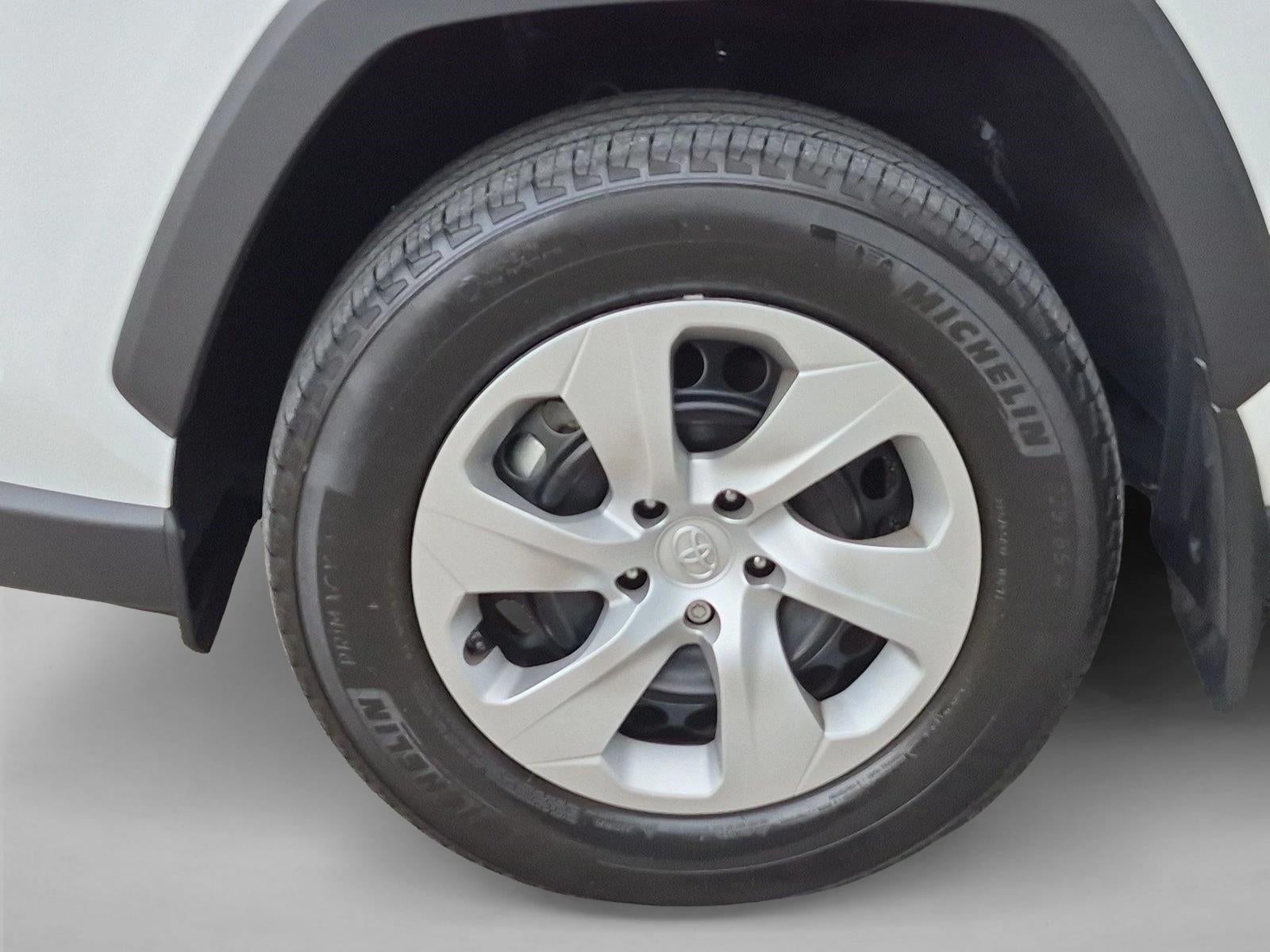 2024 Toyota RAV4 LE FWD (GS)