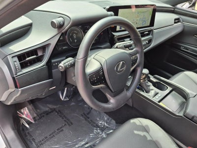 2025 Lexus ES 300h FWD