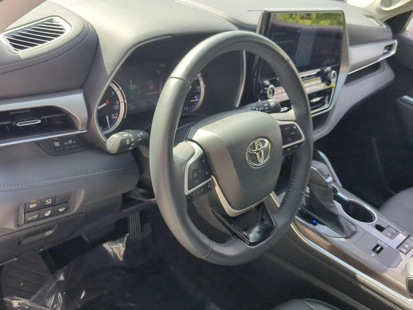 2022 Toyota Highlander Platinum FWD (Natl)