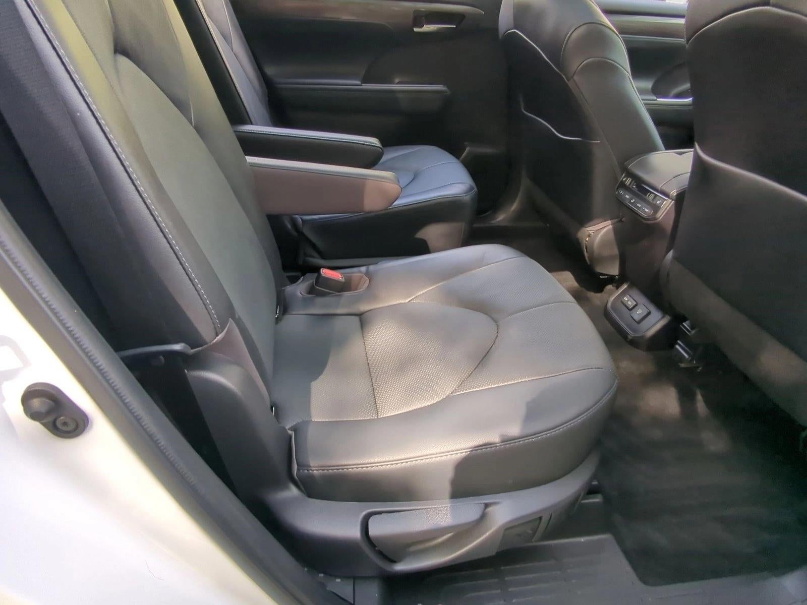 2022 Toyota Highlander Platinum FWD (Natl)