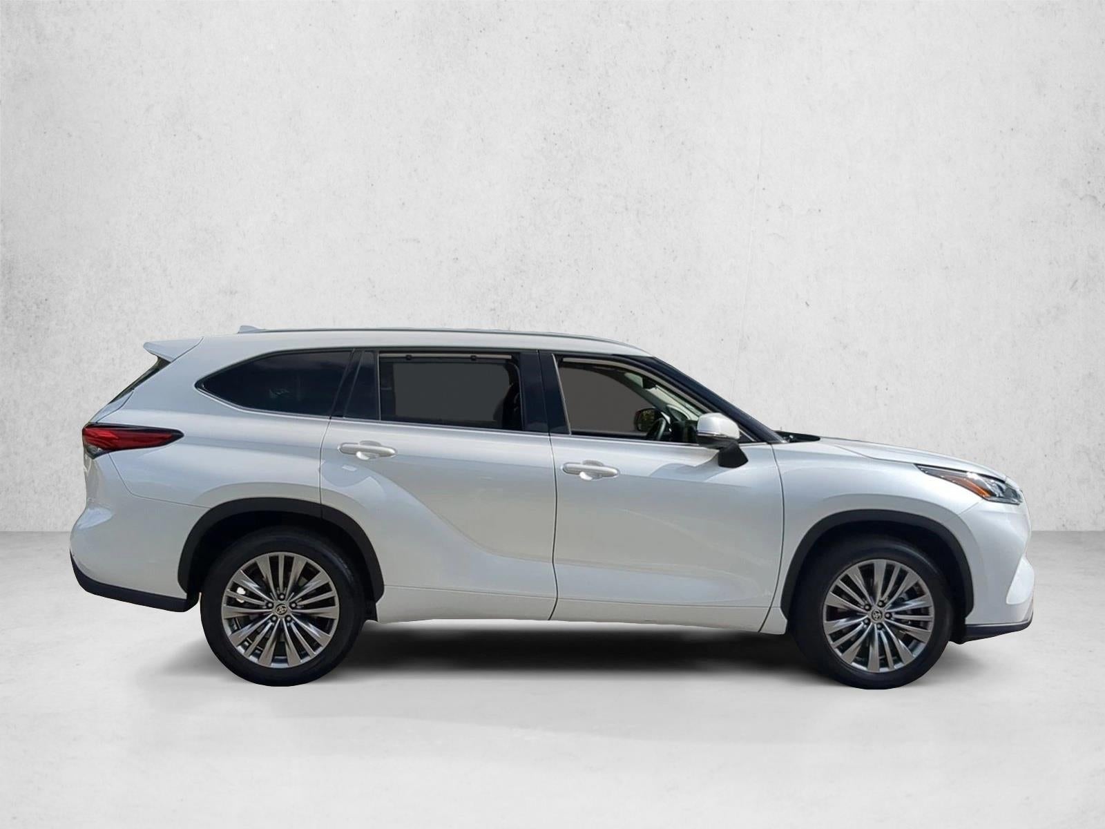 2022 Toyota Highlander Platinum FWD (Natl)