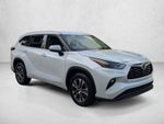 2022 Toyota Highlander Hybrid XLE FWD (Natl)
